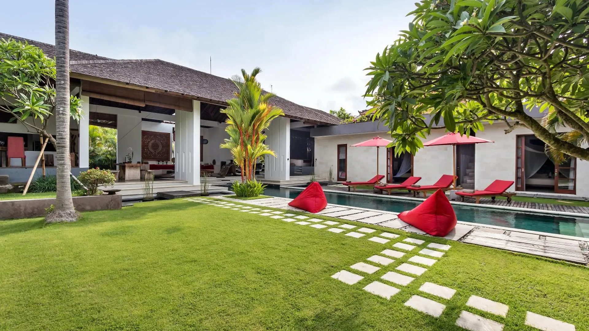 Alarte Estate By Villa Finder 塞米亚克