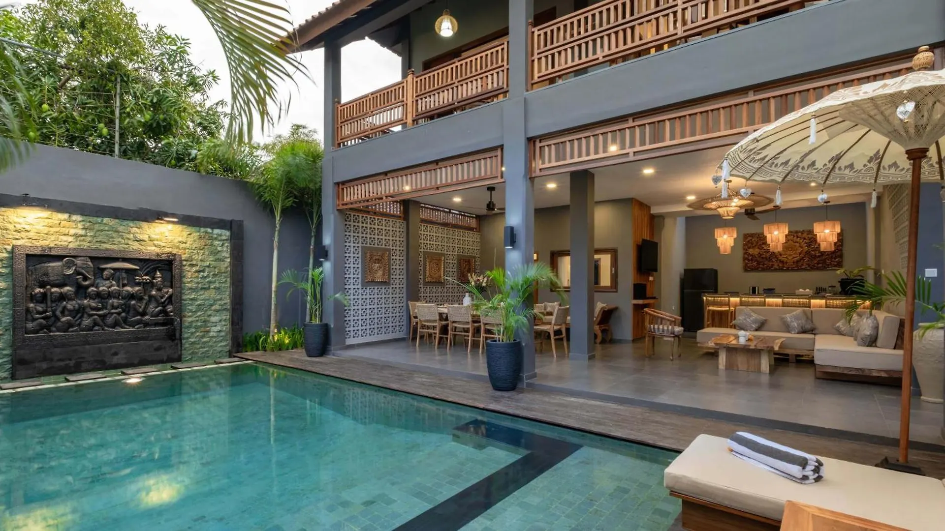 Alarte Estate By Villa Finder 塞米亚克 0*,