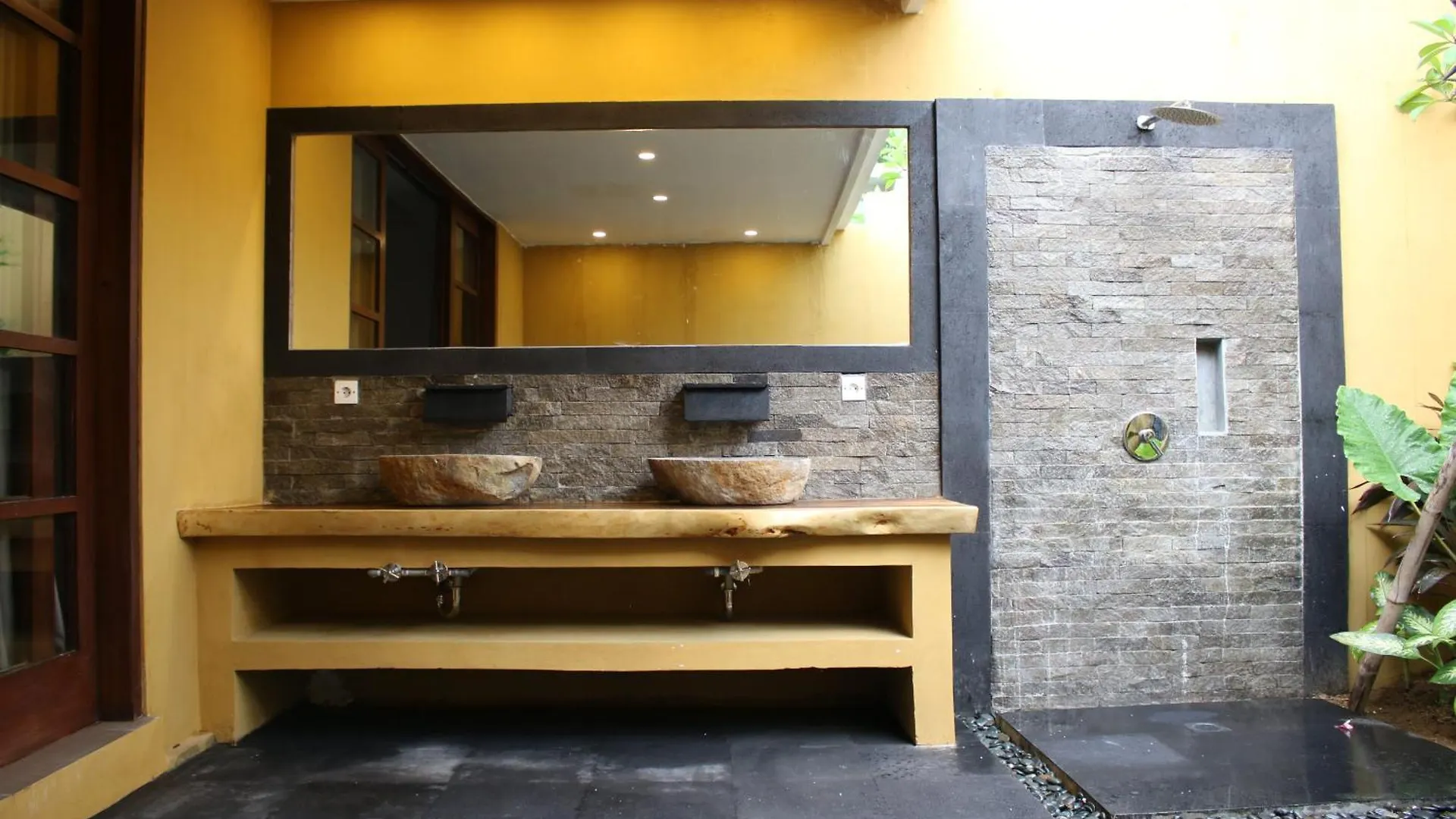 Alarte Estate By Villa Finder 塞米亚克